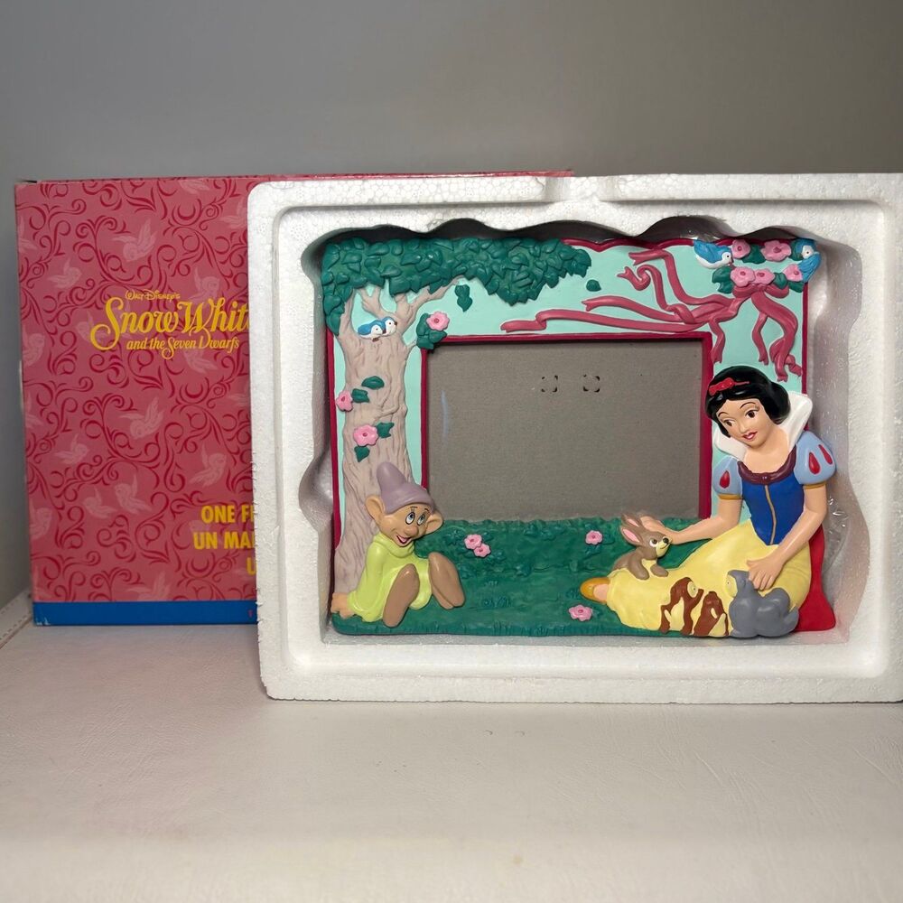 Disney Store Snow White 3D Photo Frame | Dopey | w/ Box